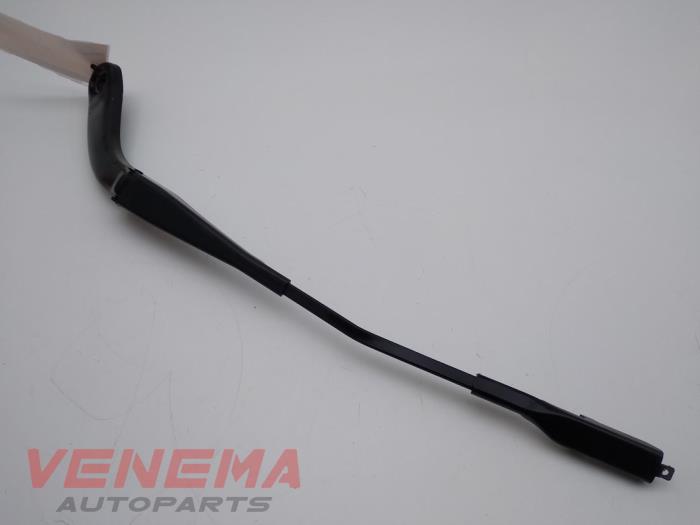 Front wiper arm from a BMW 4 serie Gran Coupe (F36) 420i 2.0 Turbo 16V 2016