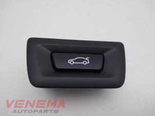 Used Tailgate switch BMW 4 serie Gran Coupe (F36) 420i 2.0 Turbo 16V Price € 14,99 Margin scheme offered by Venema Autoparts