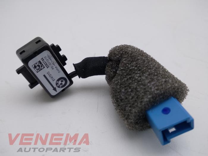 Microphone from a BMW 4 serie Gran Coupe (F36) 420i 2.0 Turbo 16V 2016