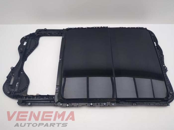 Używane Dach panoramiczny BMW 3 serie Touring (F31) 320i 2.0 16V Cena € 899,99 Procedura marży oferowane przez Venema Autoparts