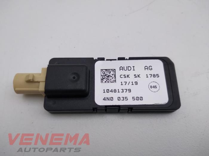 Używane Antena Audi A1 Sportback (GBA) 1.0 25 TFSI 12V Cena € 9,99 Procedura marży oferowane przez Venema Autoparts