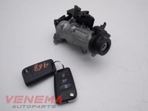 Usagé Serrure de contact + clé Audi A1 Sportback (GBA) 1.0 25 TFSI 12V Prix € 24,99 Règlement à la marge proposé par Venema Autoparts