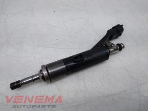 Used Injector (petrol injection) Peugeot 308 (L3/L8/LB/LH/LP) 1.2 12V e-THP PureTech 130 Price € 29,99 Margin scheme offered by Venema Autoparts