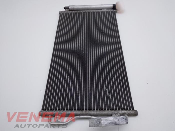 Air conditioning condenser from a BMW 3 serie Touring (F31) 320i 2.0 16V 2015