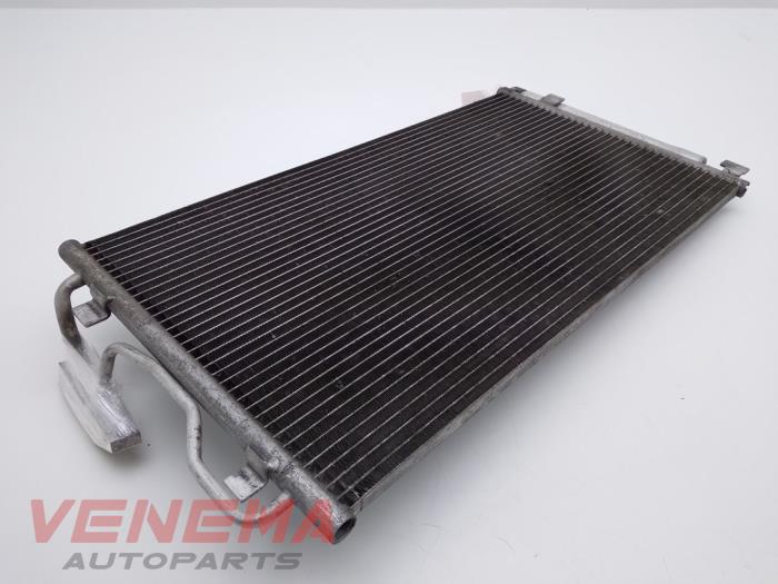 Air conditioning condenser from a BMW 3 serie Touring (F31) 320i 2.0 16V 2015