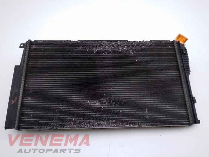 Radiator from a BMW 3 serie Touring (F31) 320i 2.0 16V 2015