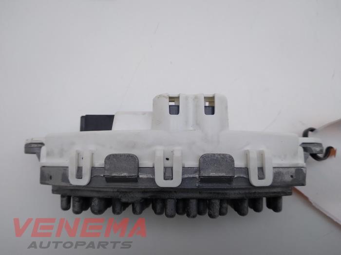 Heater resistor from a BMW 3 serie Touring (F31) 320i 2.0 16V 2015