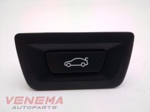 Used Tailgate switch BMW 3 serie Touring (F31) 320i 2.0 16V Price € 14,99 Margin scheme offered by Venema Autoparts