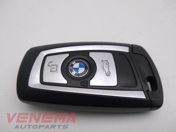 Key from a BMW 3 serie Touring (F31) 320i 2.0 16V 2015