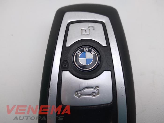 Key from a BMW 3 serie Touring (F31) 320i 2.0 16V 2015