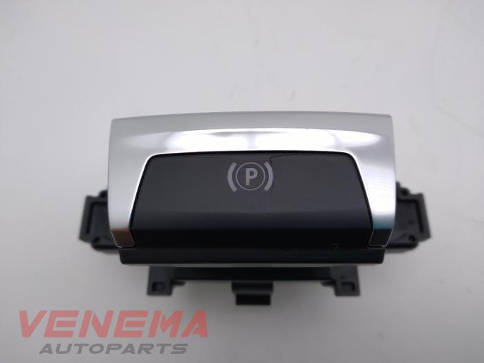 Gebrauchte Handbremse Schalter Peugeot 308 SW (L4/L9/LC/LJ/LR) 1.6 BlueHDi 120 16V Preis € 14,99 Margenregelung angeboten von Venema Autoparts