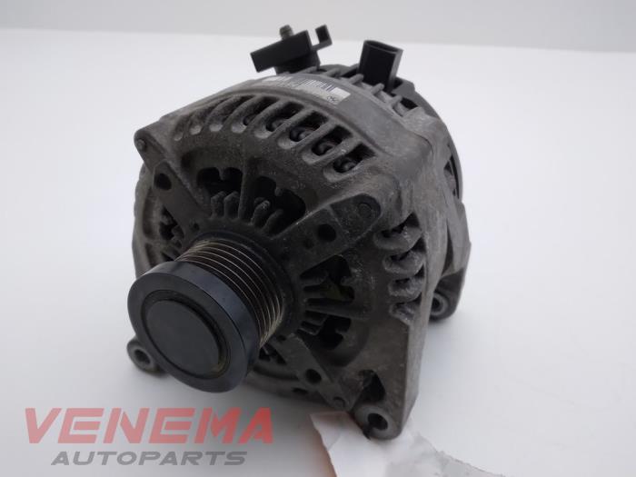 Dynamo from a BMW 3 serie Touring (F31) 320i 2.0 16V 2015