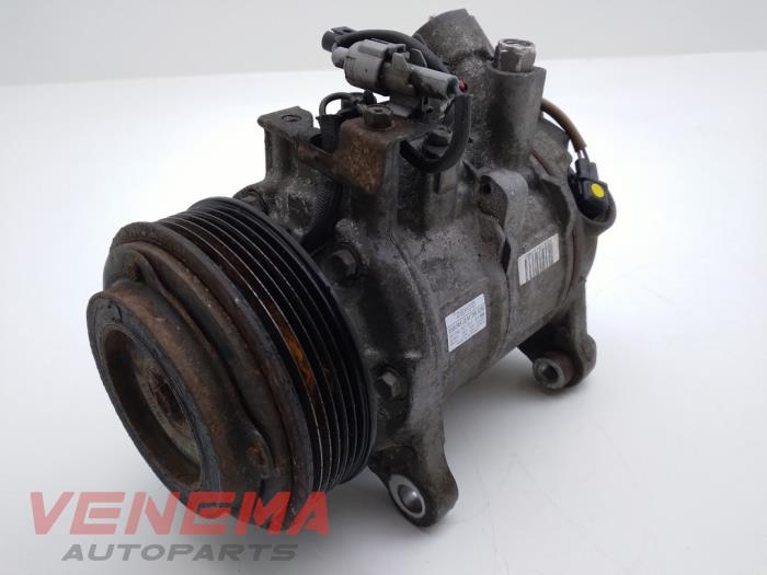 Air conditioning pump from a BMW 3 serie Touring (F31) 320i 2.0 16V 2015