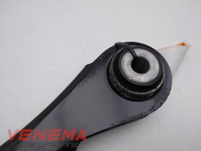 Rear wishbone, right from a BMW 3 serie Touring (F31) 320i 2.0 16V 2015