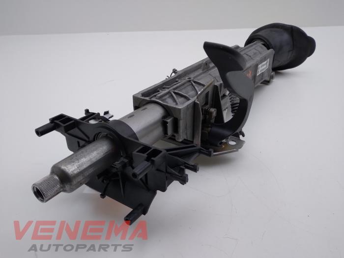 Steering column housing from a BMW 3 serie Touring (F31) 320i 2.0 16V 2015
