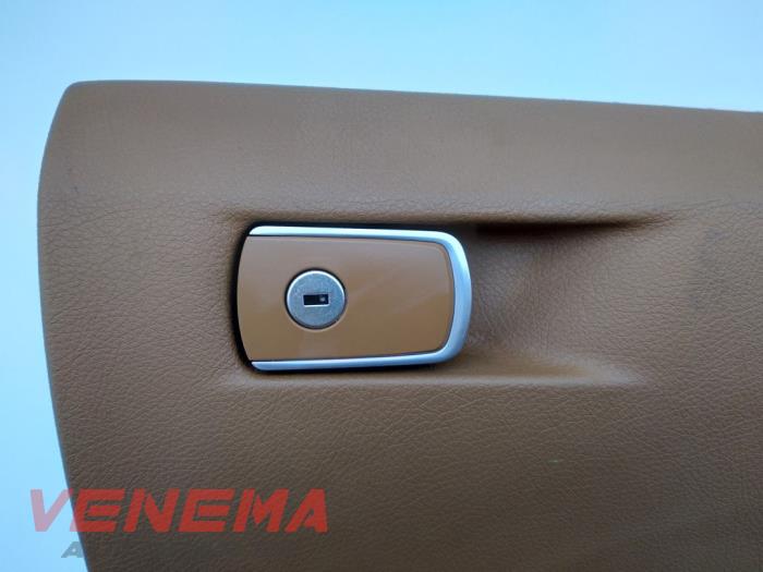 Handschuhfach van een BMW 3 serie Touring (F31) 320i 2.0 16V 2015