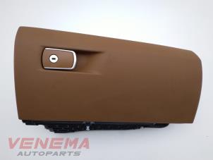 Usados Guantera BMW 3 serie Touring (F31) 320i 2.0 16V Precio € 69,99 Norma de margen ofrecido por Venema Autoparts