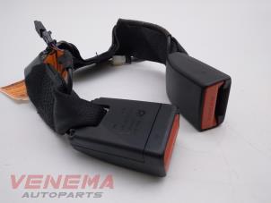 Used Rear seatbelt buckle, centre BMW 3 serie Touring (F31) 320i 2.0 16V Price € 14,99 Margin scheme offered by Venema Autoparts