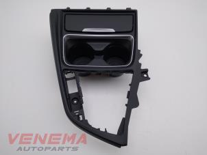 Used Cup holder BMW 3 serie Touring (F31) 320i 2.0 16V Price € 48,99 Margin scheme offered by Venema Autoparts