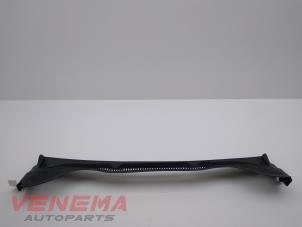 Used Cowl top grille Seat Ibiza IV SC (6J1) 1.4 16V Price € 19,99 Margin scheme offered by Venema Autoparts