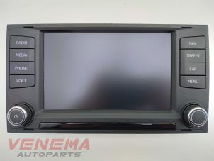 Używane Wyswietlacz jednostki multimedialnej Seat Leon ST (5FF) 1.4 TSI 16V Cena € 299,99 Procedura marży oferowane przez Venema Autoparts