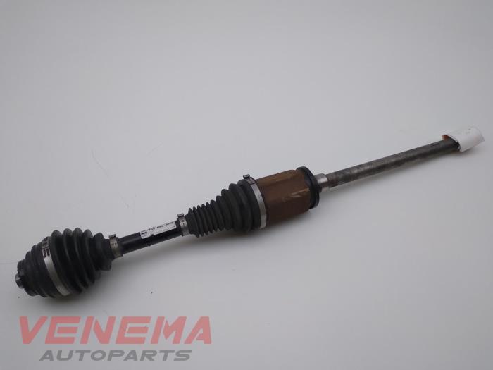 Front drive shaft, right from a BMW X1 (E84) xDrive 18d 2.0 16V 2011