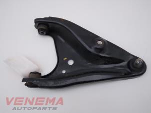 Usagé Bras de suspension avant gauche Dacia Sandero II 0.9 TCE 12V Prix € 29,99 Règlement à la marge proposé par Venema Autoparts