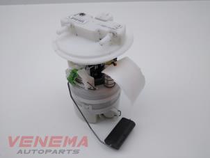 Usagé Pompe à carburant Dacia Sandero II 0.9 TCE 12V Prix € 49,99 Règlement à la marge proposé par Venema Autoparts