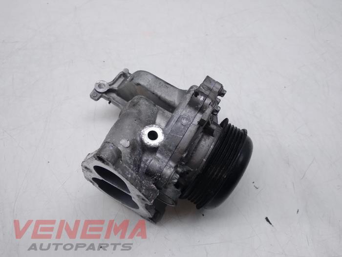 Begagnade Vattenpump Mercedes E Estate (S213) E-200d 2.0 Turbo 16V Pris € 69,99 Marginaltabell erbjuds av Venema Autoparts