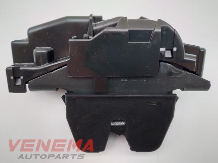 Tailgate boot lock motor