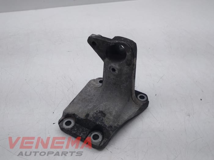 Used Engine mount BMW 3 serie Touring (F31) 318d 2.0 16V Price € 14,99 Margin scheme offered by Venema Autoparts