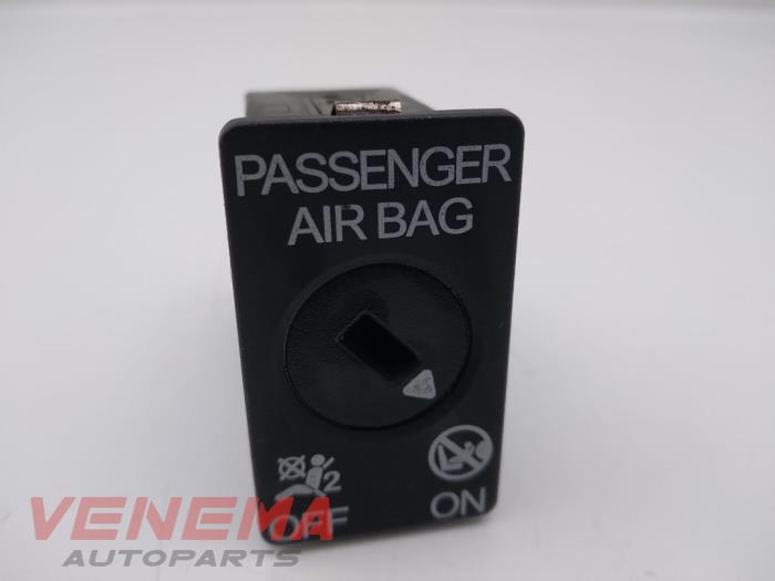 Interruptor de airbag de un Seat Ibiza V (KJB) 1.0 TGI 12V 2019