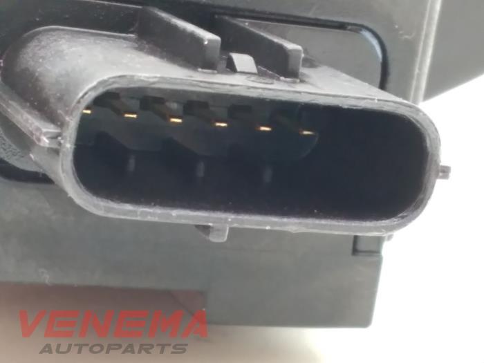 Accelerator pedal from a Seat Ibiza V (KJB) 1.0 TGI 12V 2019