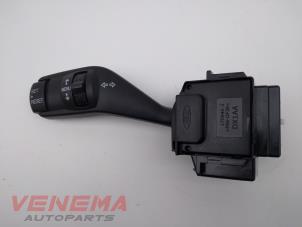 Usados Interruptor de indicador de dirección Ford Kuga I 2.0 TDCi 16V 140 Precio € 19,99 Norma de margen ofrecido por Venema Autoparts
