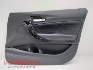 Używane Tapicerka drzwi prawych przednich wersja 4-drzwiowa BMW 1 serie (F20) 116i 1.6 16V Cena € 49,99 Procedura marży oferowane przez Venema Autoparts