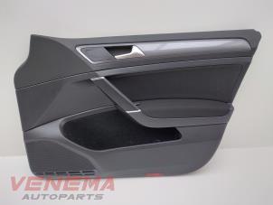 Używane Tapicerka drzwi prawych przednich wersja 4-drzwiowa Volkswagen Golf VII (AUA) 1.6 TDI BlueMotion 16V Cena € 49,99 Procedura marży oferowane przez Venema Autoparts