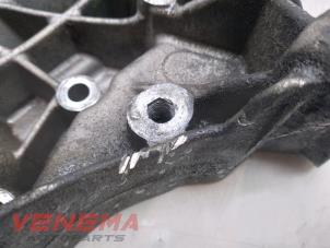 Couvercle de distribution d'un Mercedes-Benz ML II (164/4JG) 3.5 350 4-Matic V6 24V 2007