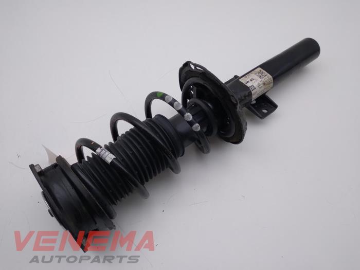 Front shock absorber rod, right from a Volkswagen Polo VI (AW1) 1.0 TSI 12V 2019