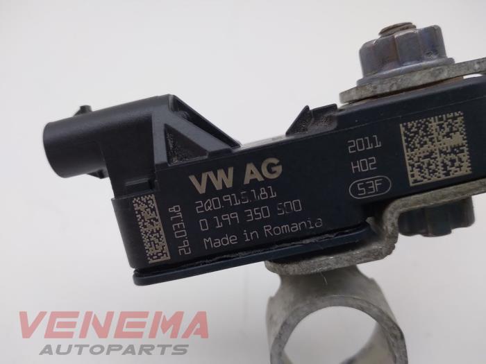 Battery sensor from a Volkswagen Polo VI (AW1) 1.0 TSI 12V 2019