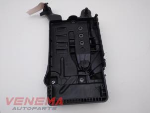 Used Battery box Volkswagen Polo VI (AW1) 1.0 TSI 12V Price € 14,99 Margin scheme offered by Venema Autoparts