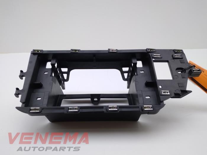 Radio cage from a Volkswagen Polo VI (AW1) 1.0 TSI 12V 2019