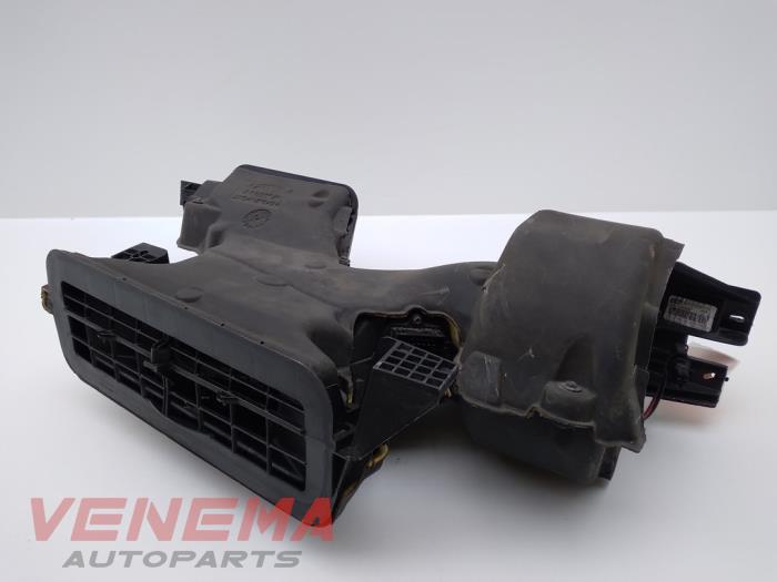 Heater housing from a Renault Trafic New (FL) 2.0 dCi 16V 90 2012