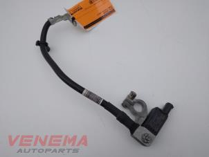 Usados Sensor de batería Ford Fiesta 7 1.0 EcoBoost 12V 100 Precio € 24,99 Norma de margen ofrecido por Venema Autoparts