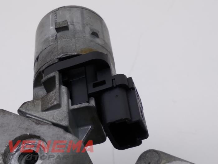 Steering column housing from a Citroën C4 Picasso (UD/UE/UF) 1.6 16V VTi 120 2012