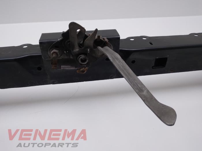 Lock plate from a Citroën C4 Picasso (UD/UE/UF) 1.6 16V VTi 120 2012