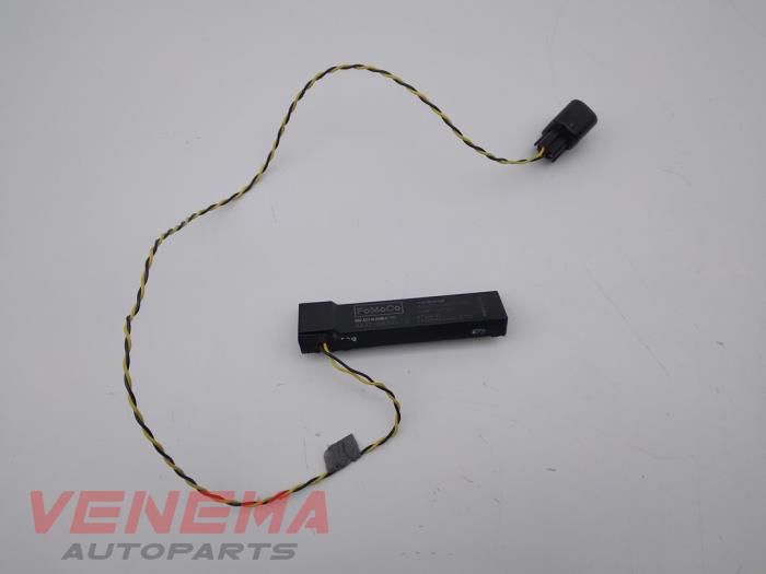 Używane Keyless Entry-Antena Ford Fiesta 7 1.0 EcoBoost 12V 100 Cena € 14,99 Procedura marży oferowane przez Venema Autoparts