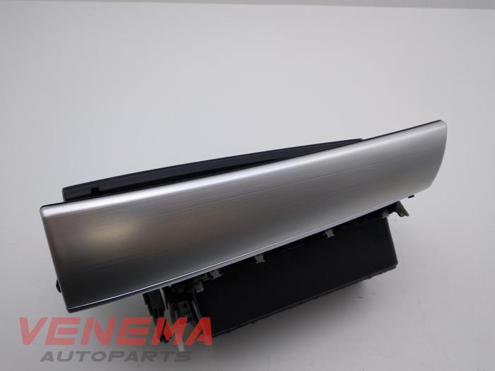 Glovebox BMW X5 xDrive 35d 3.0 24V 51167161762