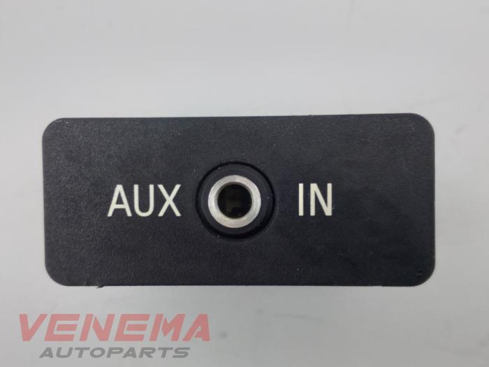 AUX / USB-Anschluss van een BMW X5 (E70) xDrive 35d 3.0 24V 2009
