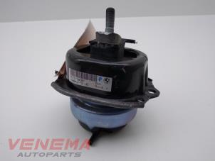 Engine mount from a BMW X5 (E70) xDrive 35d 3.0 24V 2009