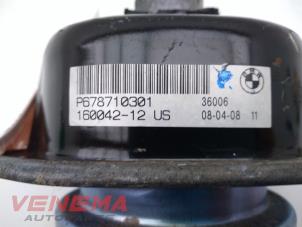 Engine mount from a BMW X5 (E70) xDrive 35d 3.0 24V 2009